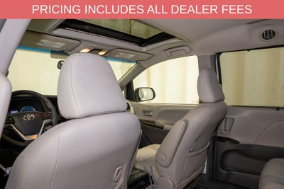 2017 Toyota Sienna XLE 8 Passenger