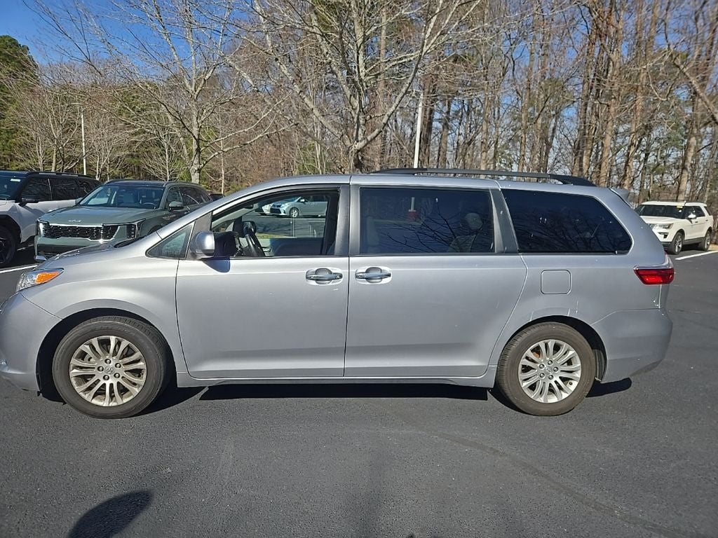 2017 Toyota Sienna XLE 7 Passenger