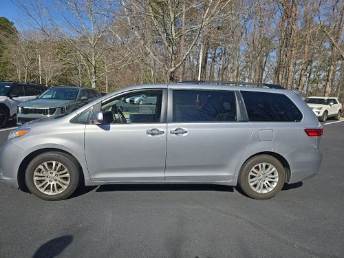 2017 Toyota Sienna XLE 7 Passenger