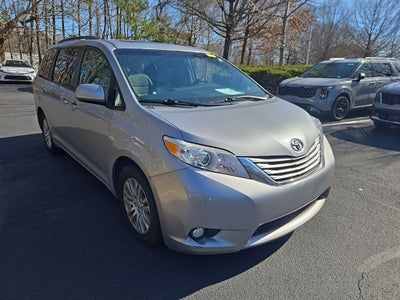 2017 Toyota Sienna XLE 7 Passenger