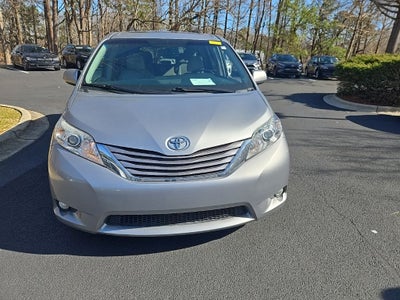 2017 Toyota Sienna XLE 7 Passenger