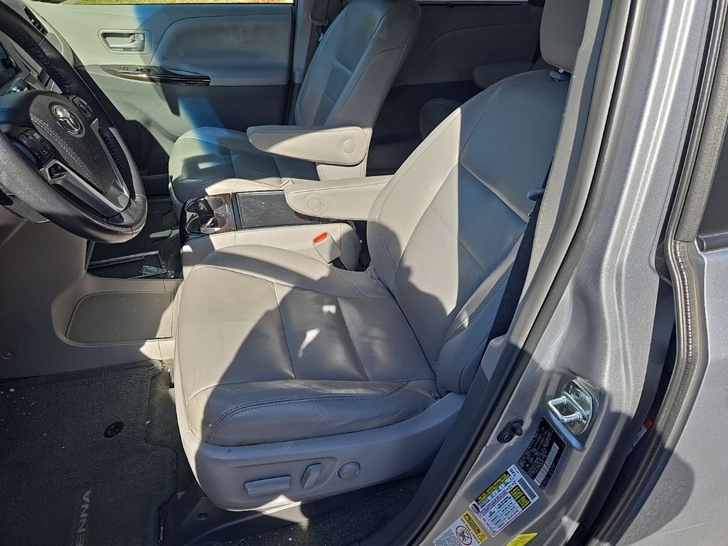 2017 Toyota Sienna XLE 7 Passenger