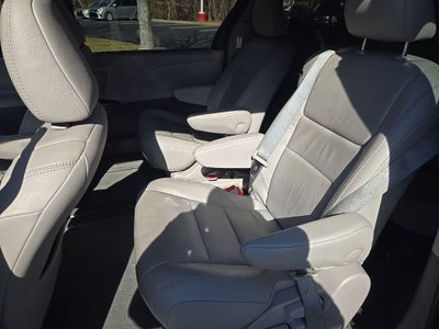 2017 Toyota Sienna XLE 7 Passenger