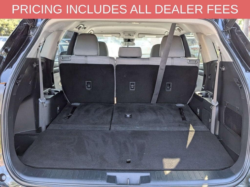 2022 Toyota Highlander LE
