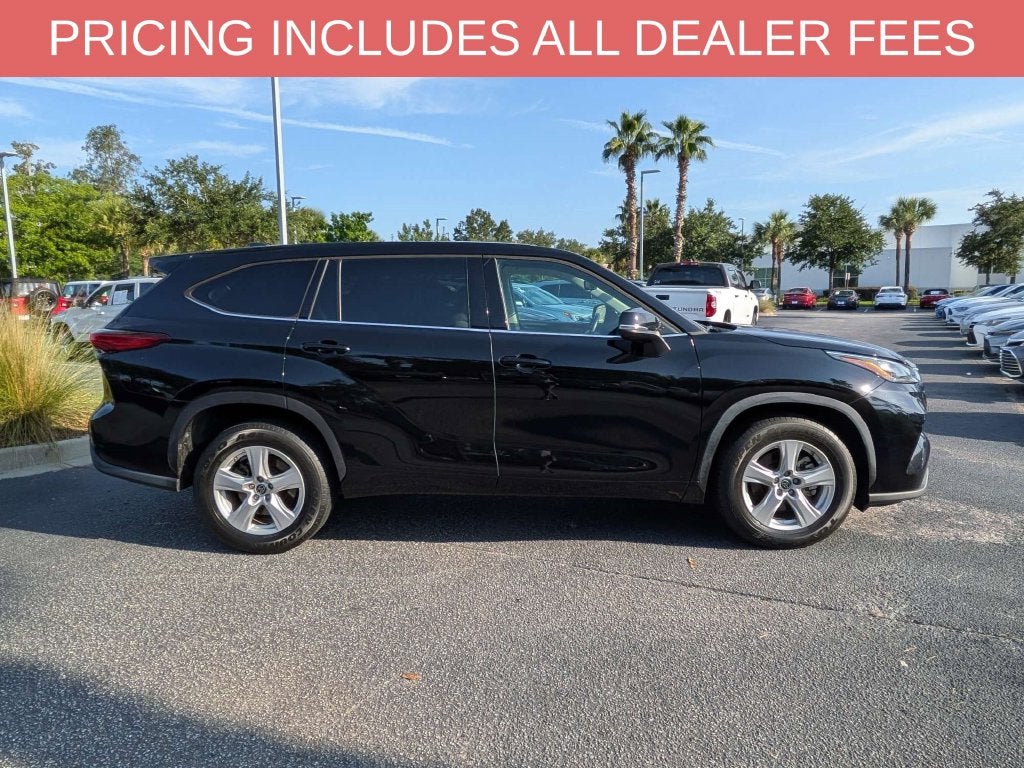 2022 Toyota Highlander LE