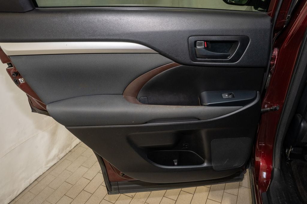 2018 Toyota Highlander LE