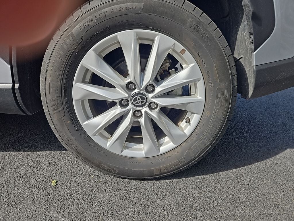 2024 Toyota Corolla Cross LE