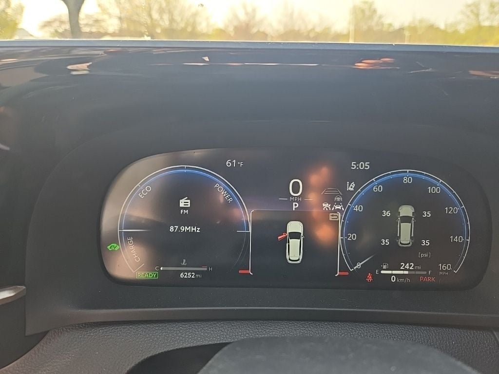 2025 Toyota Crown Signia Limited