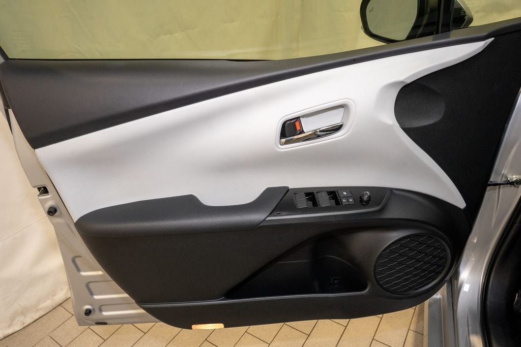 2022 Toyota Prius XLE