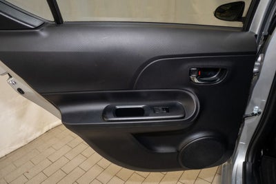 2016 Toyota Prius c Four