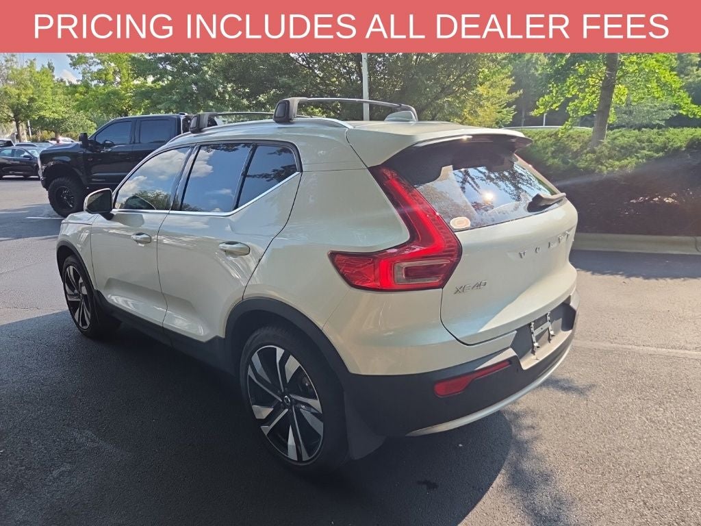 2024 Volvo XC40 B5 Plus Bright Theme