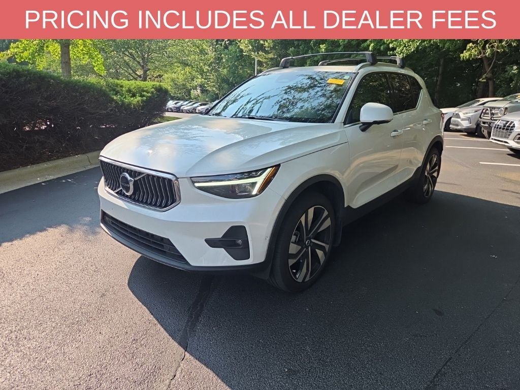 2024 Volvo XC40 B5 Plus Bright Theme