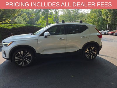 2024 Volvo XC40 B5 Plus Bright Theme