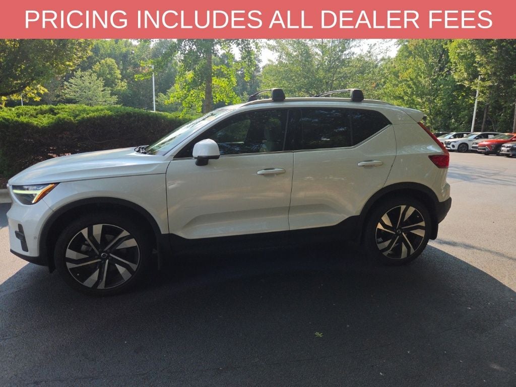 2024 Volvo XC40 B5 Plus Bright Theme