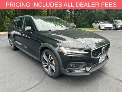 2025 Volvo V60 Cross Country B5 Plus