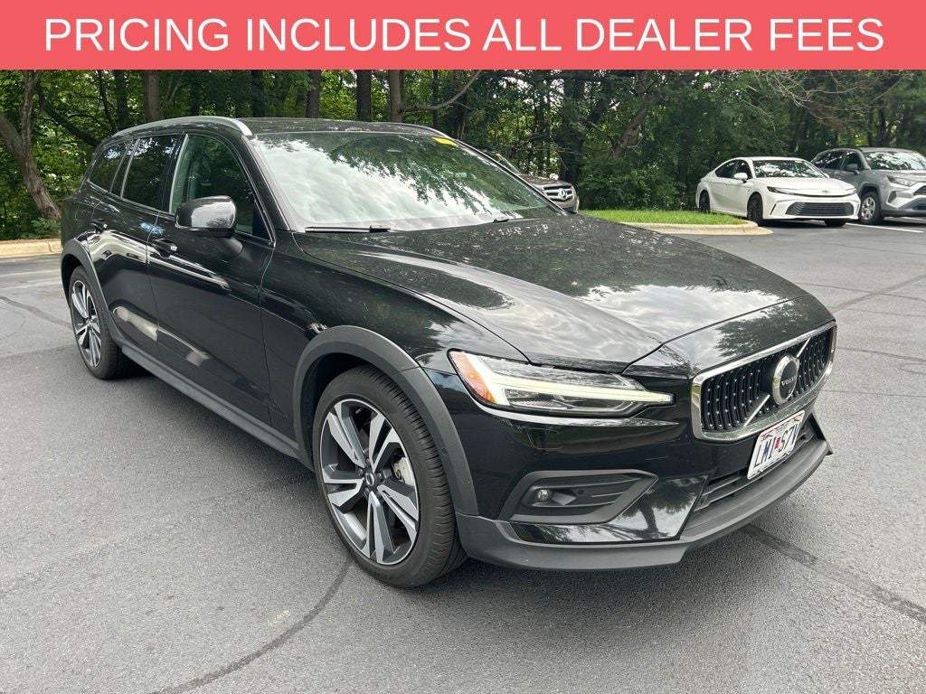 2025 Volvo V60 Cross Country B5 Plus