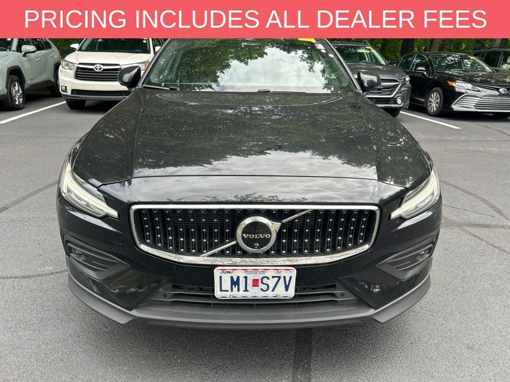 2025 Volvo V60 Cross Country B5 Plus