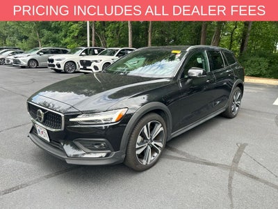 2025 Volvo V60 Cross Country B5 Plus