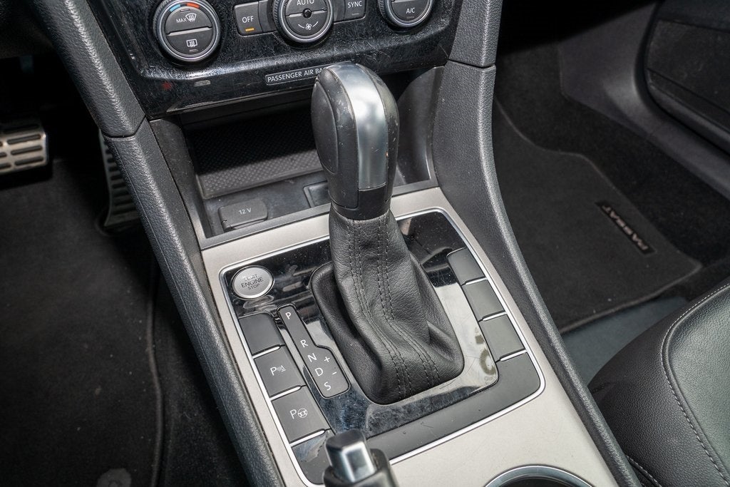 2022 Volkswagen Passat 2.0T Limited Edition