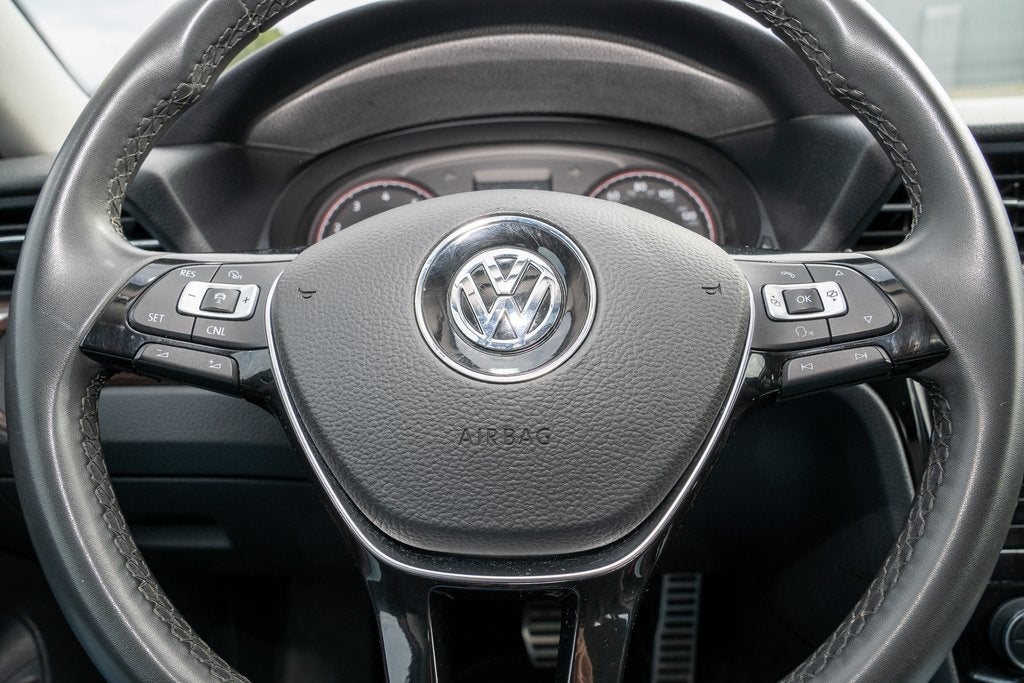 2022 Volkswagen Passat 2.0T Limited Edition