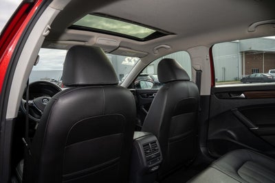 2022 Volkswagen Passat 2.0T Limited Edition