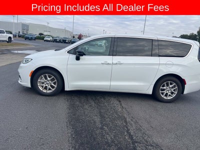2025 Chrysler Pacifica Select