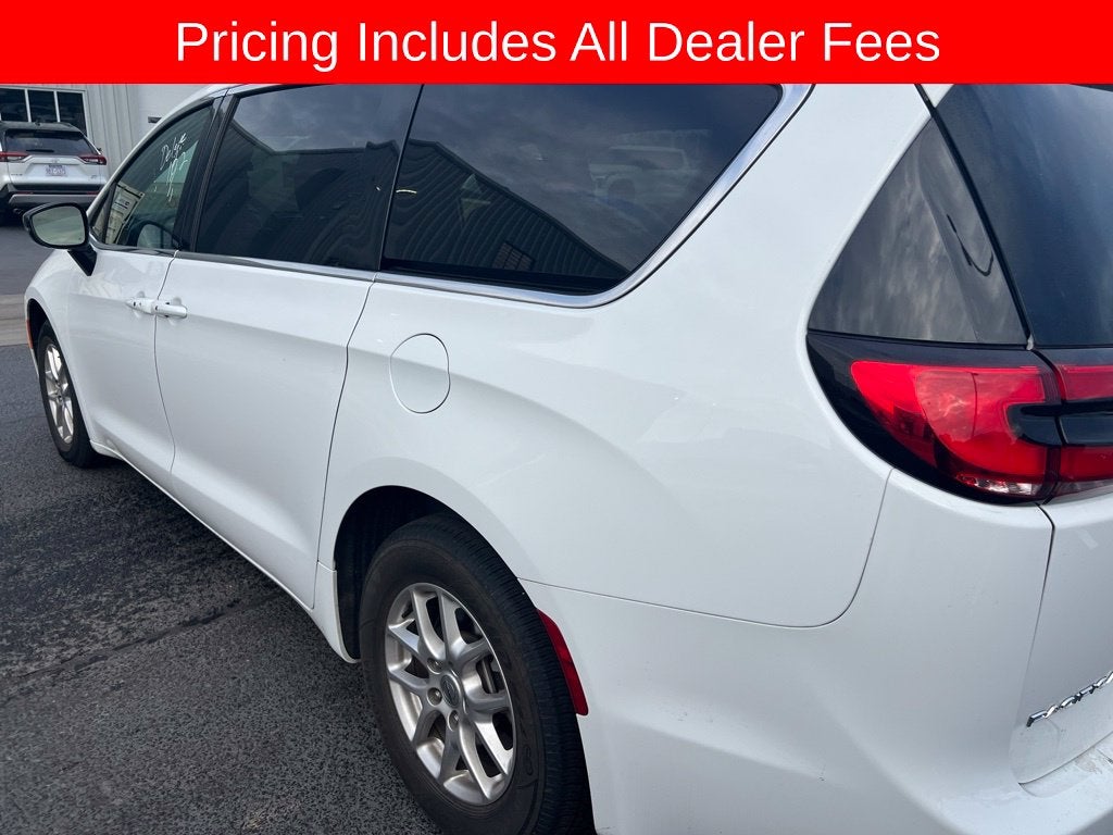 2025 Chrysler Pacifica Select