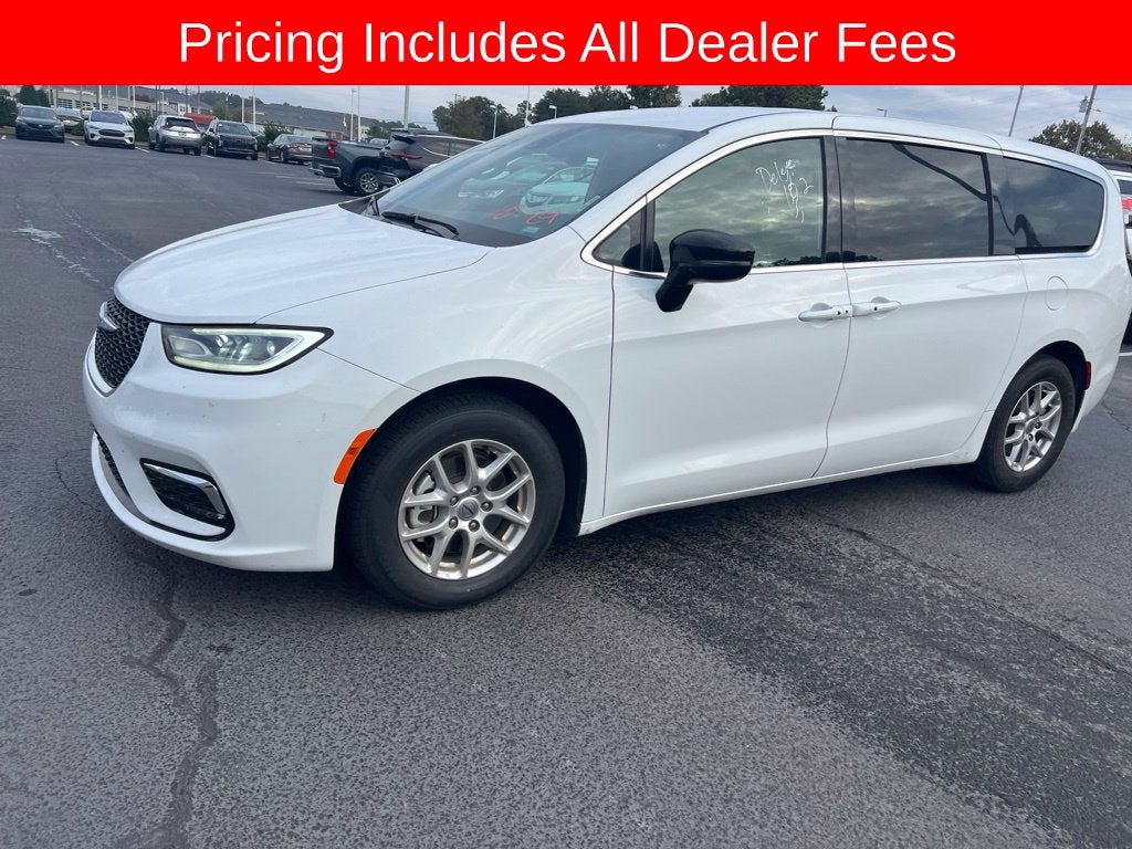 2025 Chrysler Pacifica Select