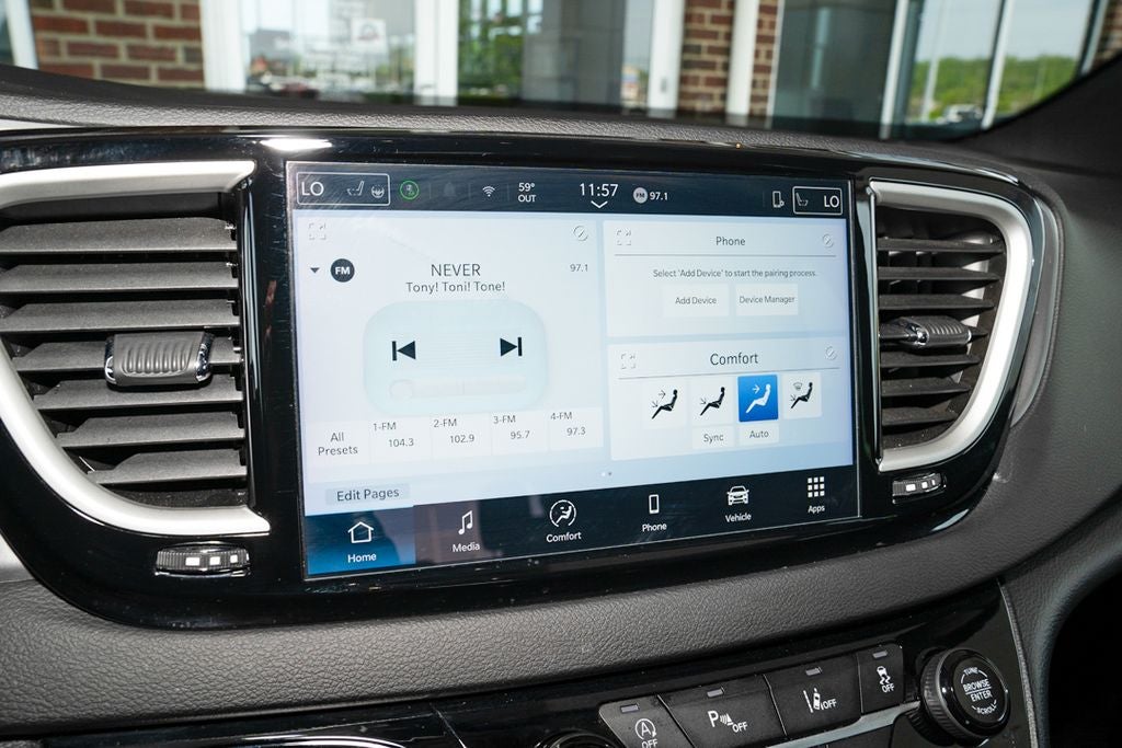 2025 Chrysler Pacifica Select