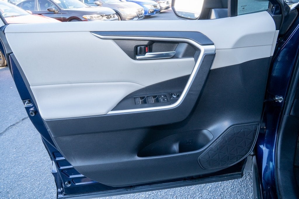 2022 Toyota RAV4 Hybrid XLE Premium