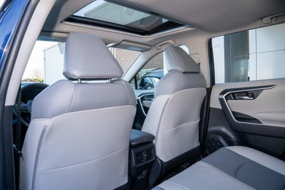 2022 Toyota RAV4 Hybrid XLE Premium