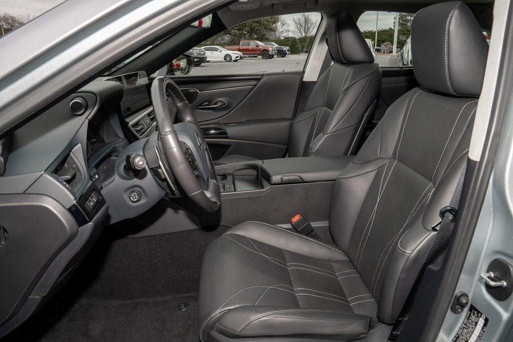 2025 Lexus ES 350 Ultra Luxury