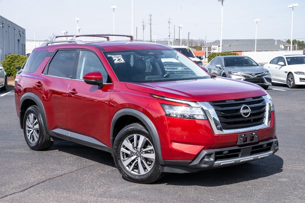 2023 Nissan Pathfinder SL