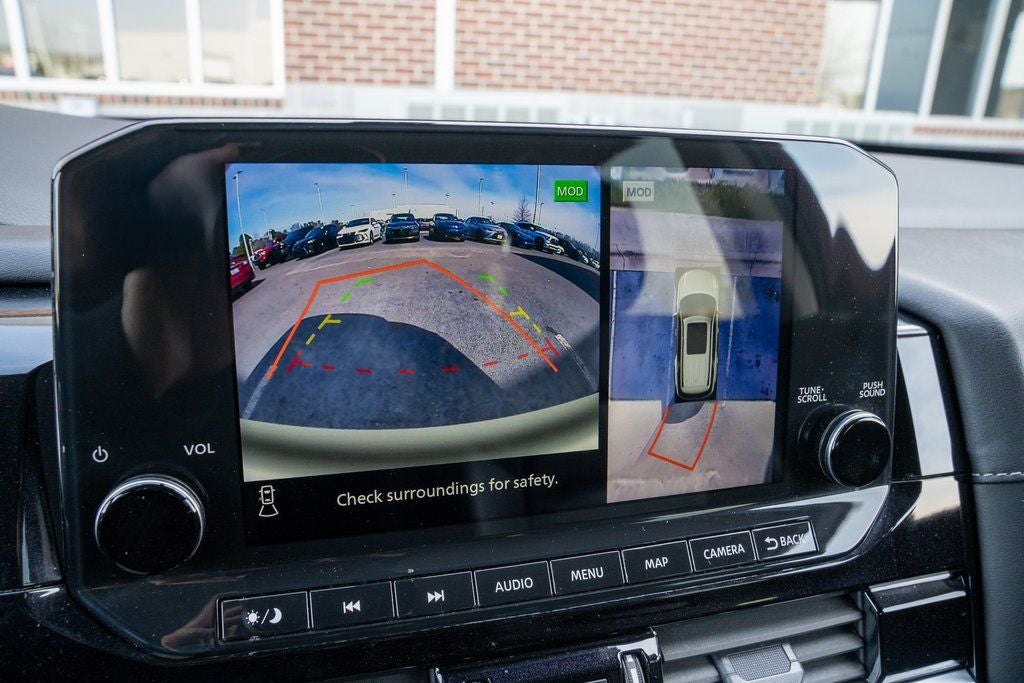 2023 Nissan Pathfinder SL