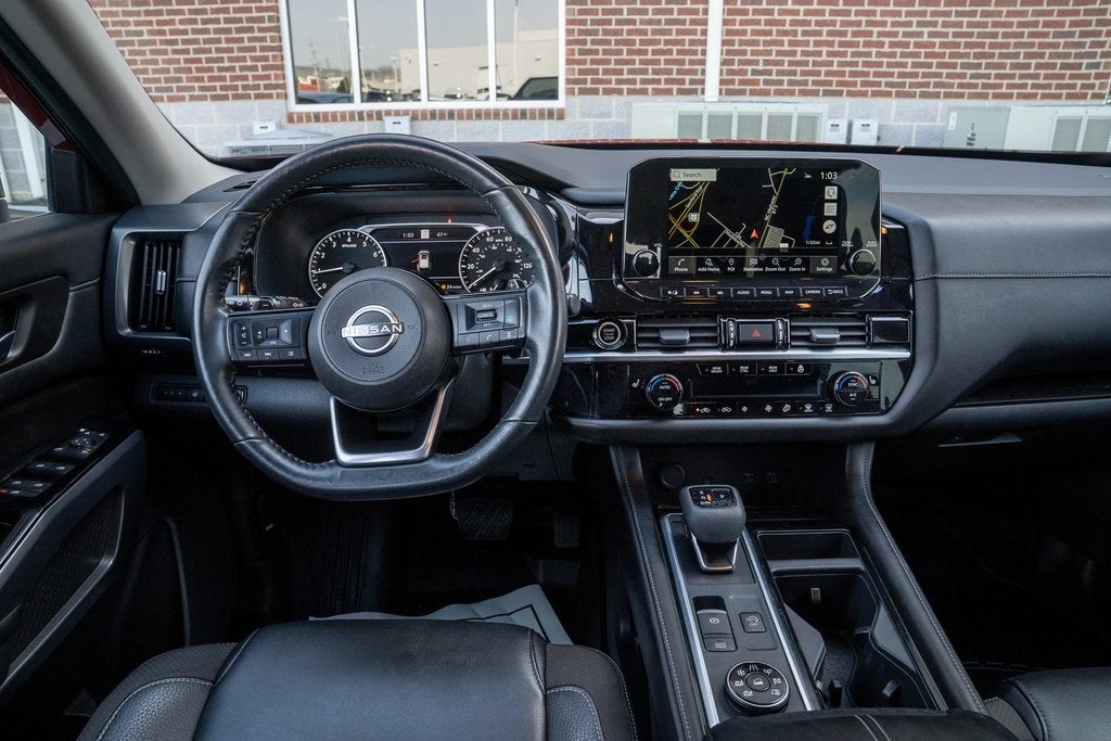 2023 Nissan Pathfinder SL