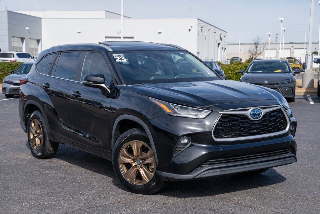 2023 Toyota Highlander Hybrid Bronze Edition