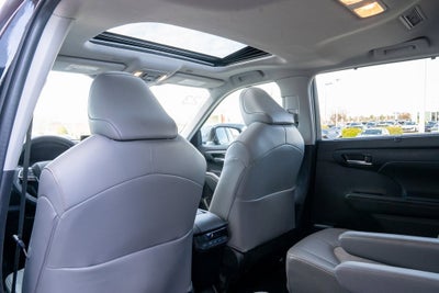 2023 Toyota Highlander Hybrid Bronze Edition