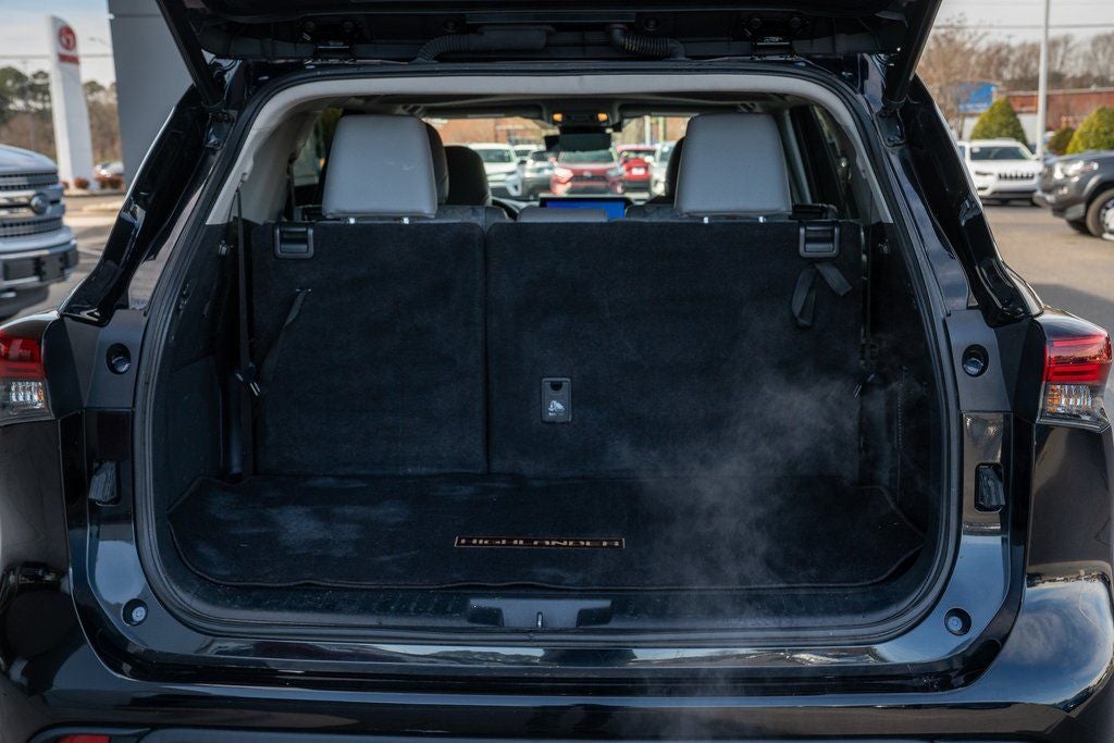 2023 Toyota Highlander Hybrid Bronze Edition