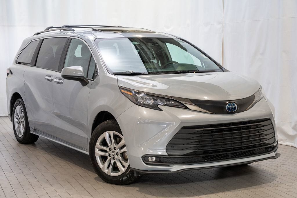 2022 Toyota Sienna Woodland Edition