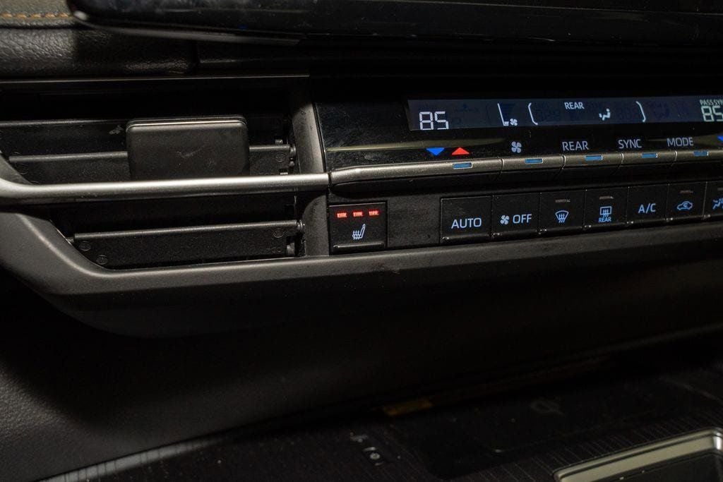 2022 Toyota Sienna Woodland Edition