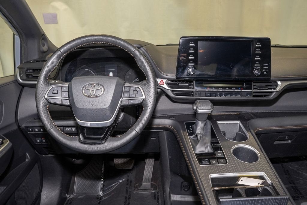 2022 Toyota Sienna Woodland Edition