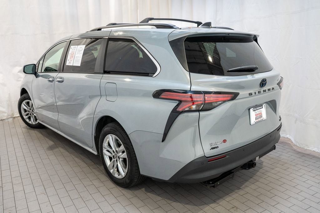 2022 Toyota Sienna Woodland Edition