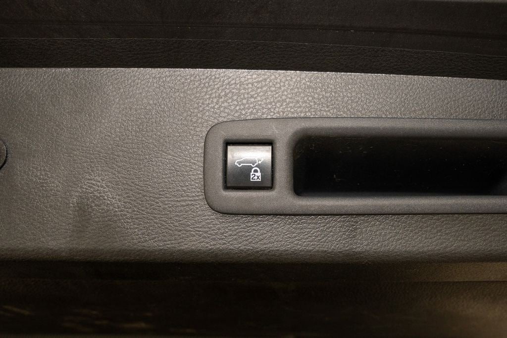 2022 Toyota Sienna Woodland Edition