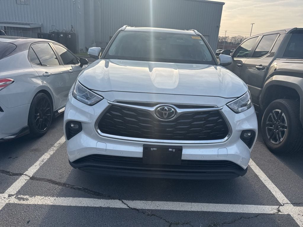 2023 Toyota Highlander L