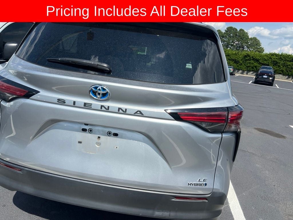 2022 Toyota Sienna LE 8 Passenger