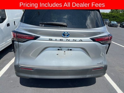 2022 Toyota Sienna LE 8 Passenger