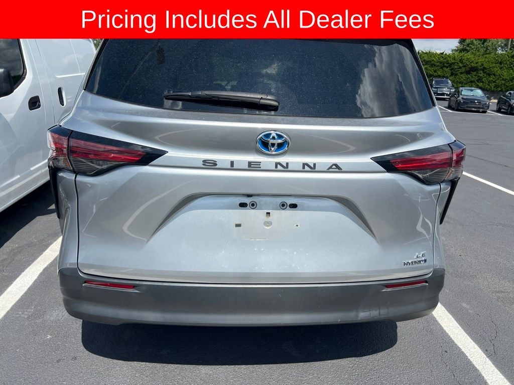 2022 Toyota Sienna LE 8 Passenger