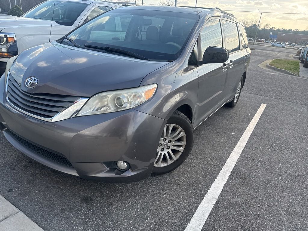 2013 Toyota Sienna XLE