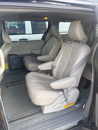 2013 Toyota Sienna XLE