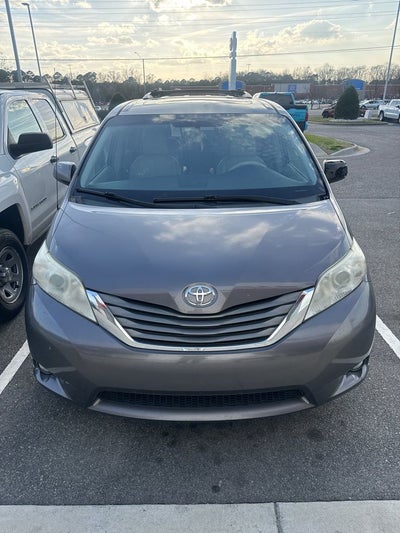 2013 Toyota Sienna XLE